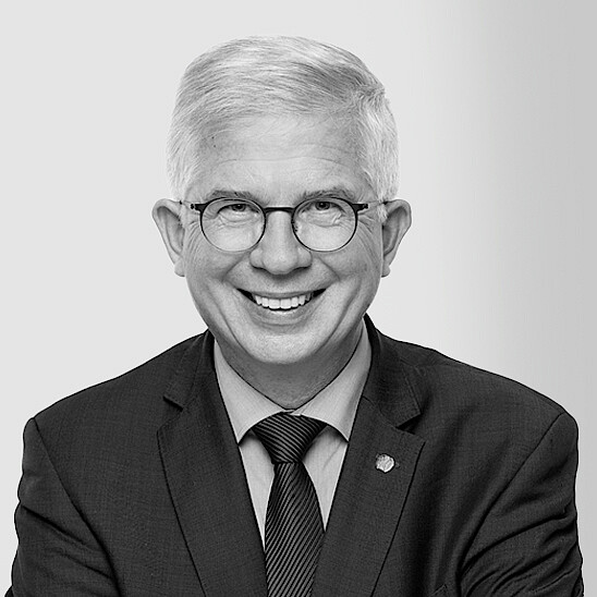 Prof. Dr. Andrew Ullmann